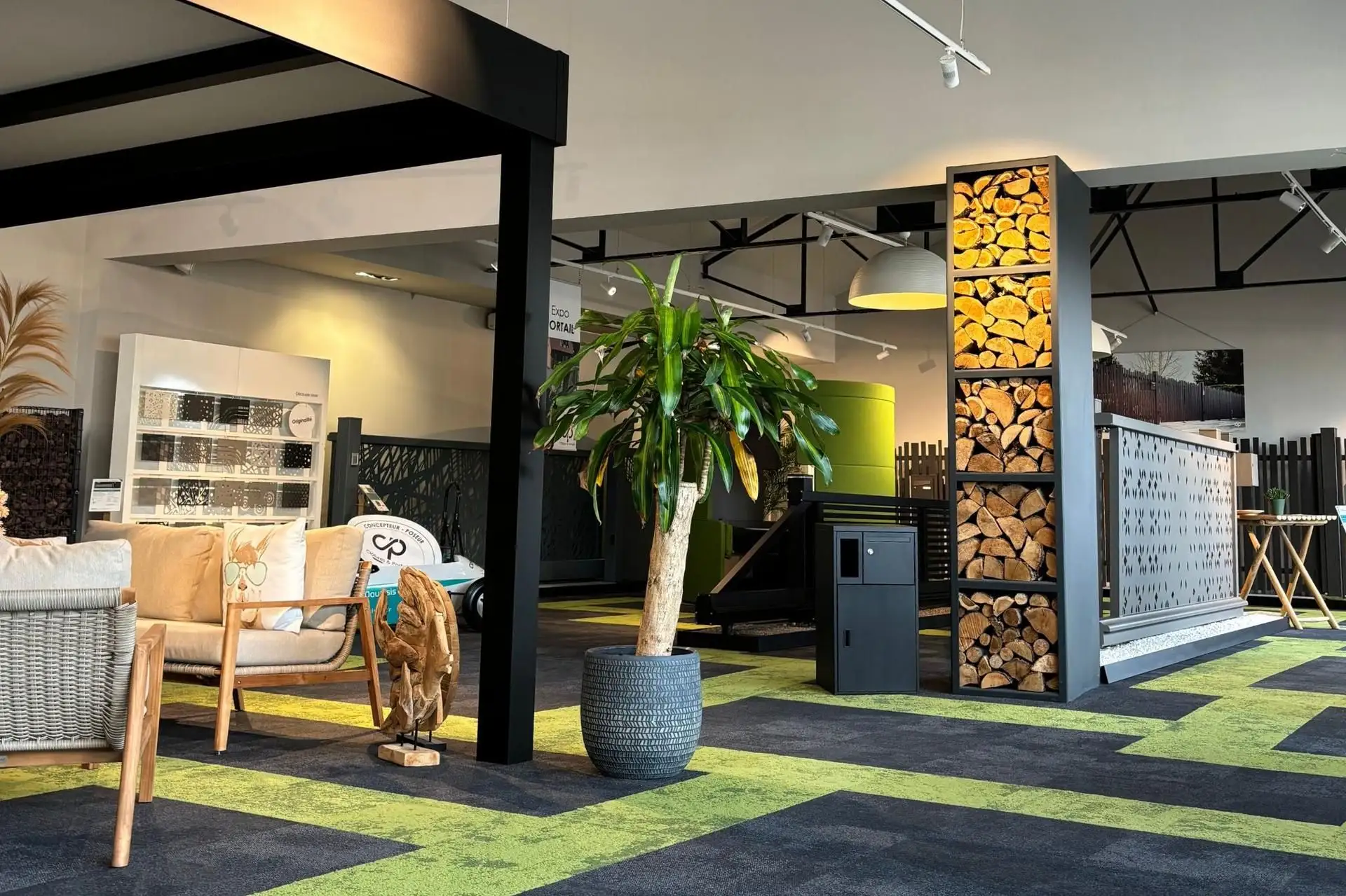 Intérieur du showroom de l'entreprise